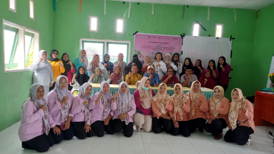 POLTEKKES PALU LATIH IBU HAMIL HADAPI BENCANA