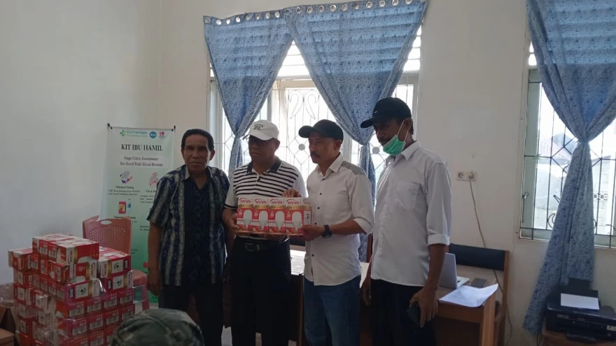 Nelayan Rono Desa Lero Menerima Bantuan Lampu 